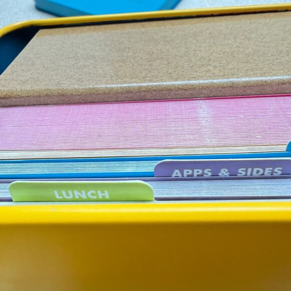 The Pioneer Woman Favorite Recipes Tin Box William Morrow Floral Design 2019 - Picture 10 of 13